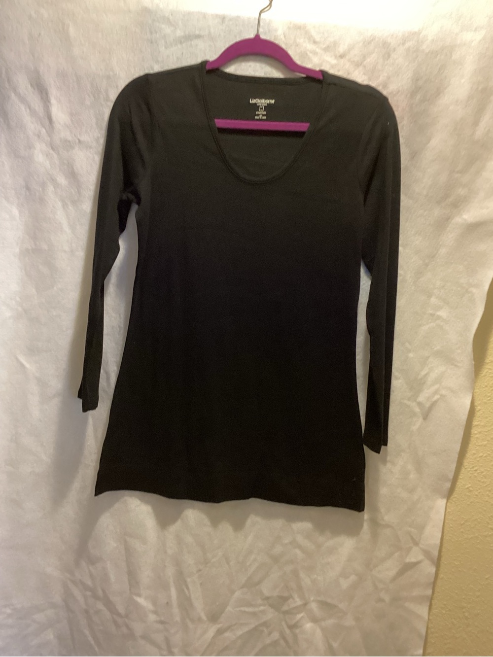 Liz Claiborne Black Long Sleeve Scoop Neck Top